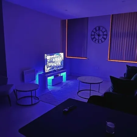 Spacious Modern - Centre